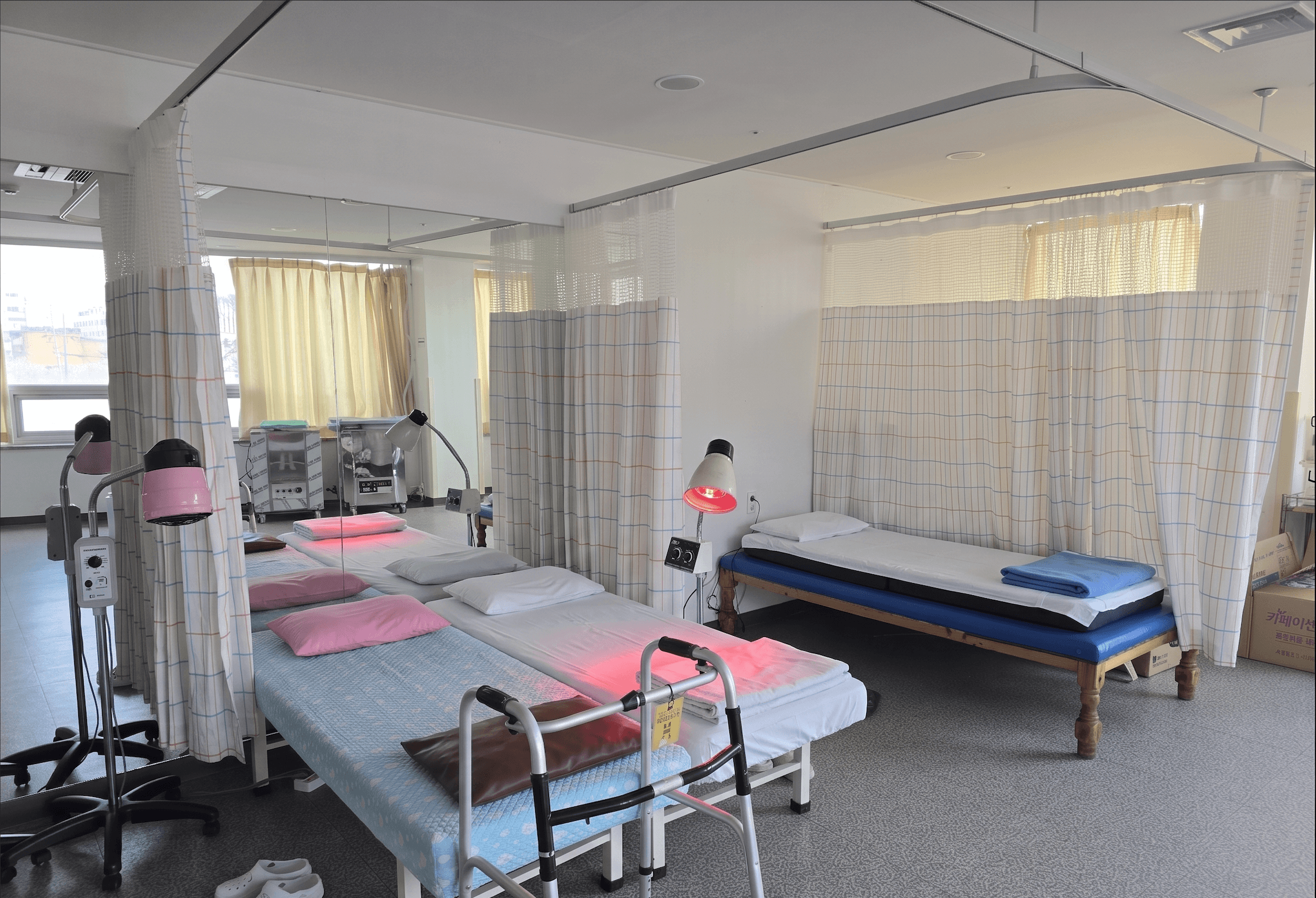 제천우석요양병원 물리치료실 모습